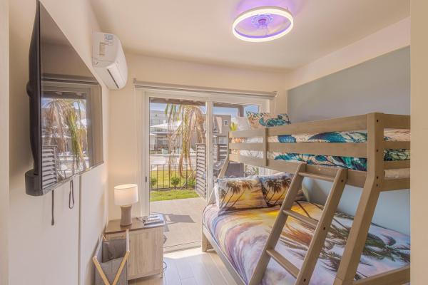 Furnished 2-bedroom beach home in playa caracol