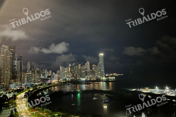 Hermoso apartamento en ave. balboa, ph sky residence con vista al mar