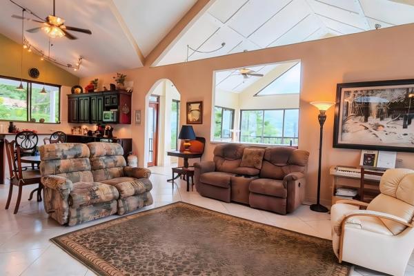 Se vende casa de montaña con impresionantes vistas en altos del maria