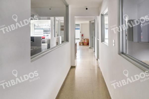 Venta de galera en parque lefevre