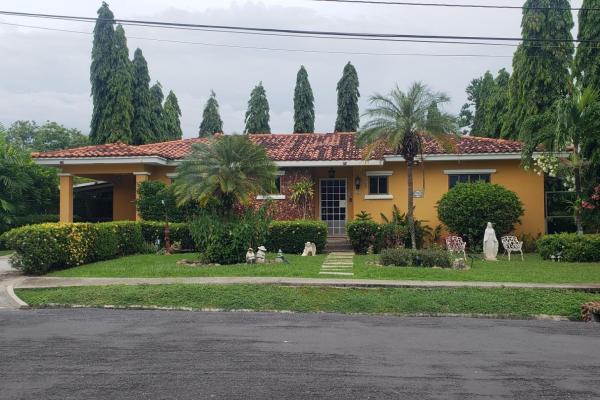 Hermosa casa tropical