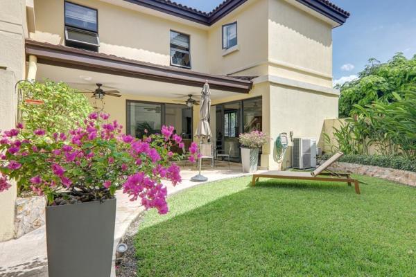 Modern living in nature: upgraded home with garden