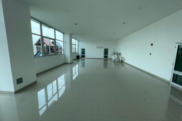 Se alquila apartamento super moderno y espectacular en el carmen