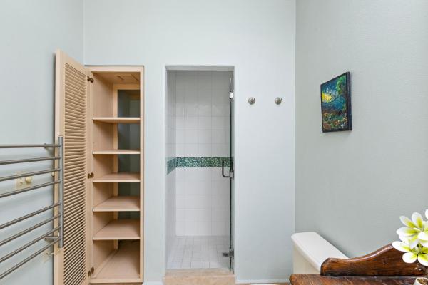 Rare 3-bedroom corner condo in valle escondido