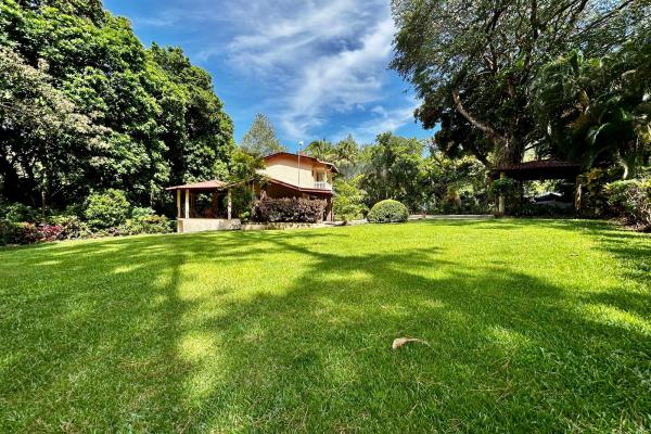 Casa en altos de maría con estudios independientes