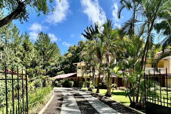 Casa en altos de maría con estudios independientes