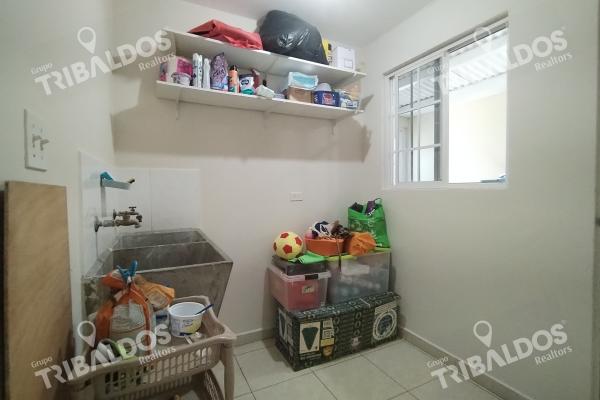 Venta de casa adosada en villa de las azores en villa lucre