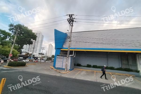 Alquiler local comercial via españa a pocos metros de la ernesto t. lefevre