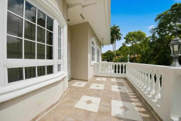 Casa unifamiliar en llanos de curundu, ancon