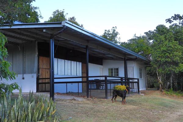 Finca campestre con múltiples edificaciones en palmira