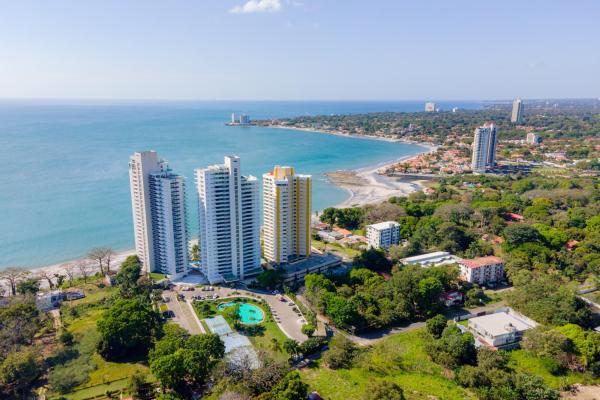 Apartamento frente al mar en playa serena nueva gorgona panamá