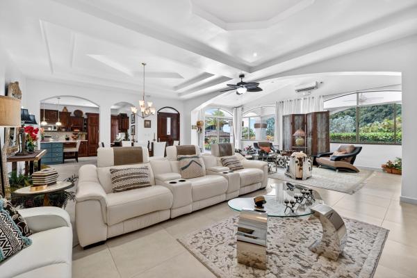 Luxury home for sale in valle escondido boquete