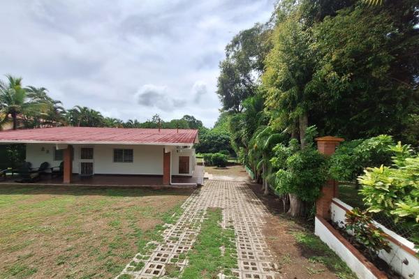 Casa en playa corona con gran terreno
