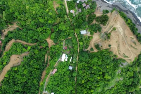 Centrally-located lot with 2 rental studios