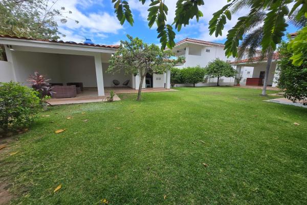 Golf palm trees 525,000 neg near serene beach