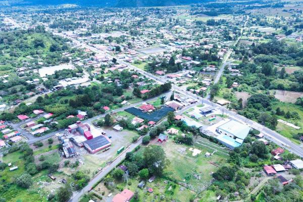 Casa nueva de madera en preventa en volcán, chiriquí