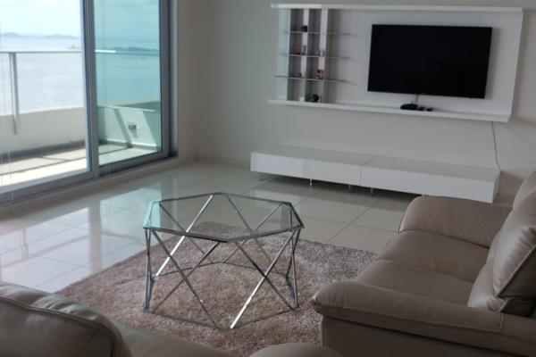 Apartamento totalmente amueblado en primera línea de mar