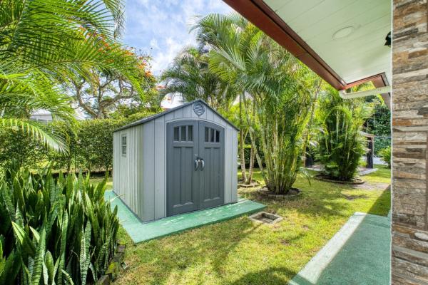 Casa de 3 habitaciones bellamente mantenida con área de invitados