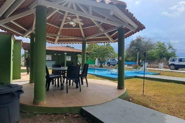 House with pool large lot nueva gorgona panama
