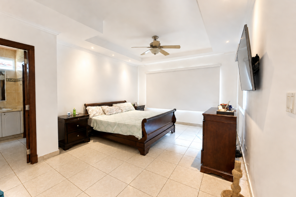 House for sale in costa dorada, costa del este