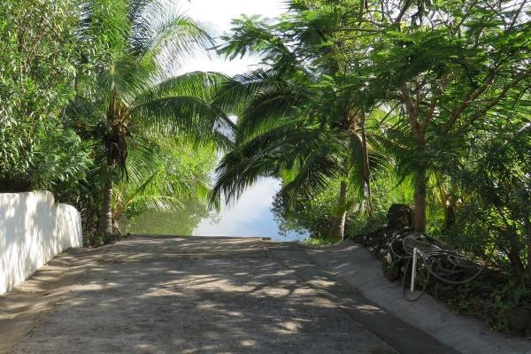 Península with house and ocean access