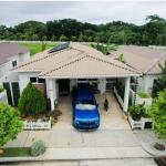 Single-family house for sale in costa verde.
