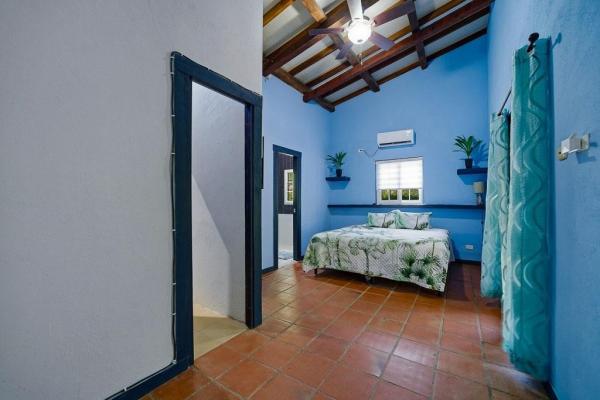 Pedasí home near town and beach