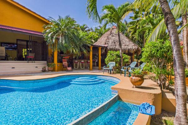 3 bdrm tropical estate hacienda pacifica