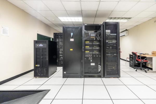 Venta de edificio para oficinas y call center en albrook fields