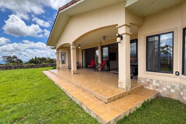 Casa de tres habitaciones en venta en alto boquete