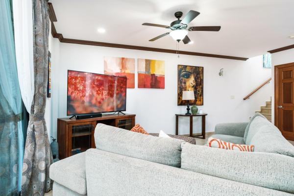Stunning townhome in boquete canyon village
