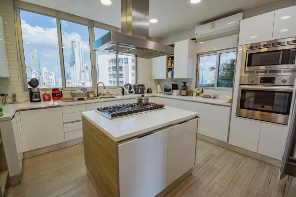 Apartment for sale in ph torre del parque
