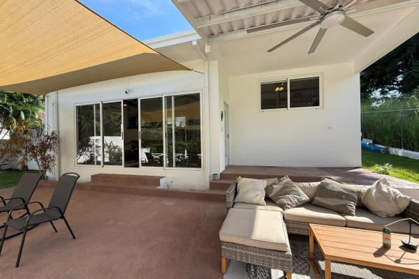 Casa privada con piscina y amplio terreno en coronado