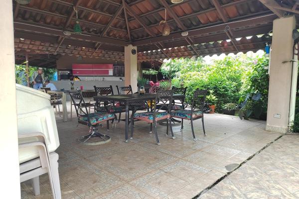 Oasis vía el valle: casa de 4 hab, casita extra, piscina y amplio jardín