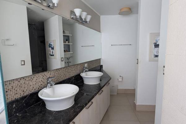 Beachfront living condo gorgona close to coronado
