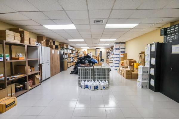Venta local comercial cc los pueblos rentando