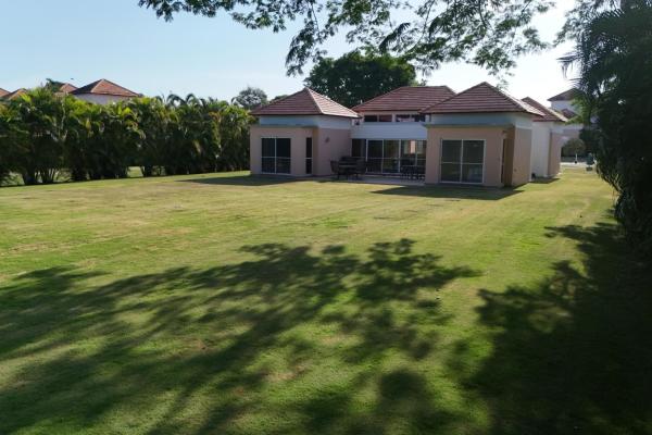 Villa en costa blanca golf & villas con amplio terreno