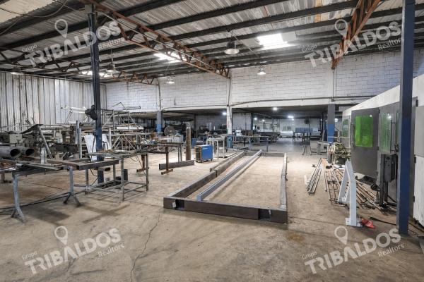 Commercial warehouse for sale in río abajo