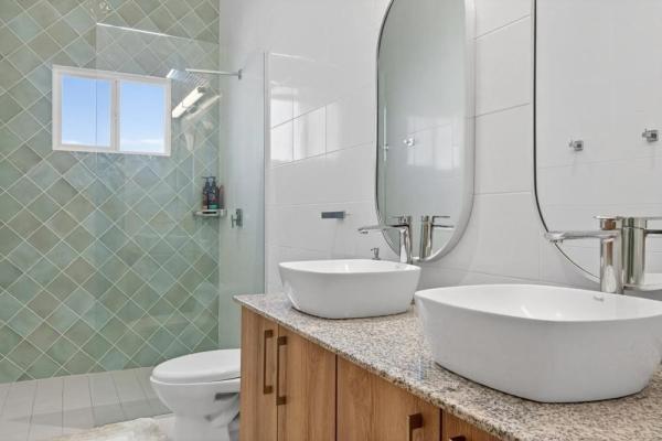 Casa moderna con vista al mar en andromeda estates pedasi