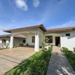 Casa de 4 dormitorios completamente amueblada en venta