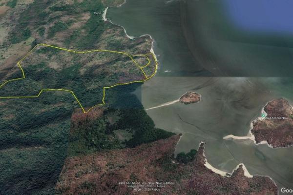 Beautiful farm with sea views in capira