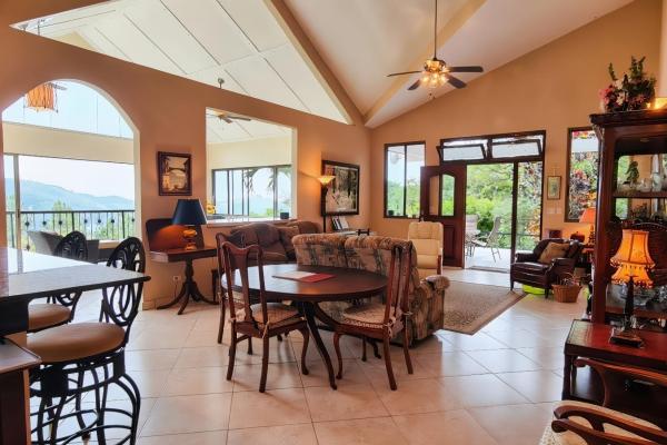 Se vende casa de montaña con impresionantes vistas en altos del maria