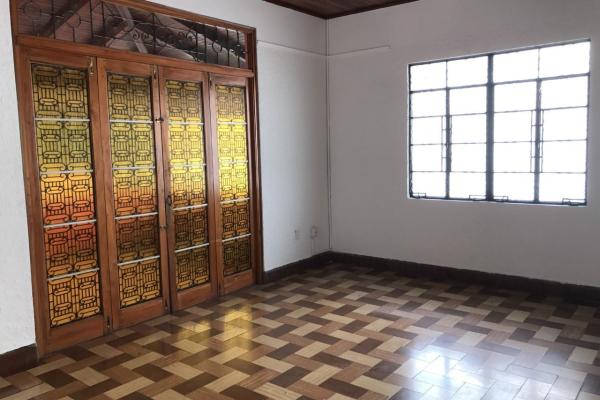 Venta de edificio en bella vista con tres amplios apartamentos