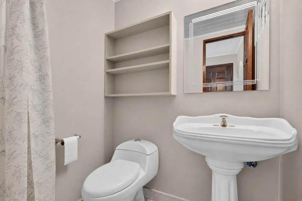Amplia casa con piscina y apartamento para invitados