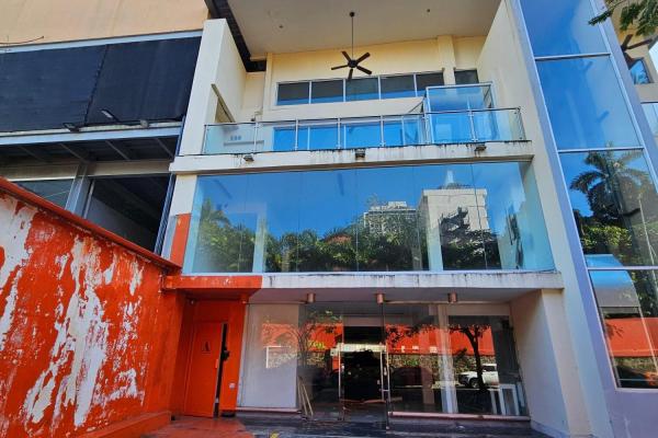 Se vende edificio en calle 48
