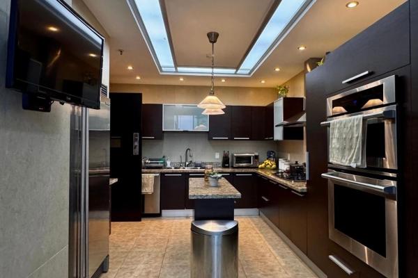 Penthouse 397m2 two floors full of light sea views