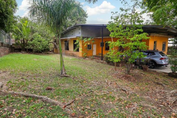 Land for sale with construction on thetransístmica