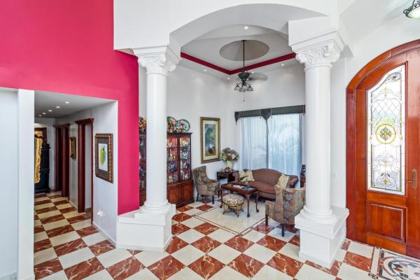 Magnificent mansion in los molinos boquete