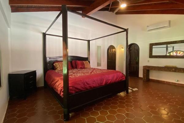 Hacienda española con piscina