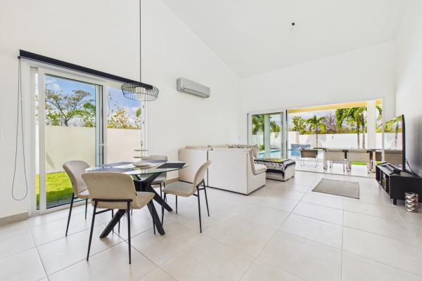 Beautiful modern 2 bdrm home with pool